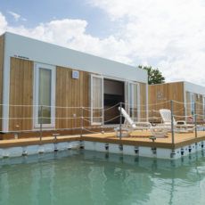 Floating Resorts