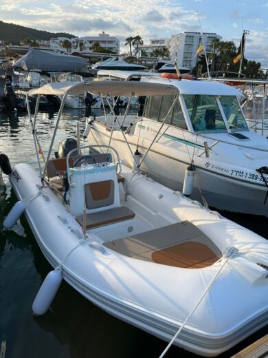 Charter Zodiac Medline 500 Motorboat 2023 in Santa Eulalia del Río