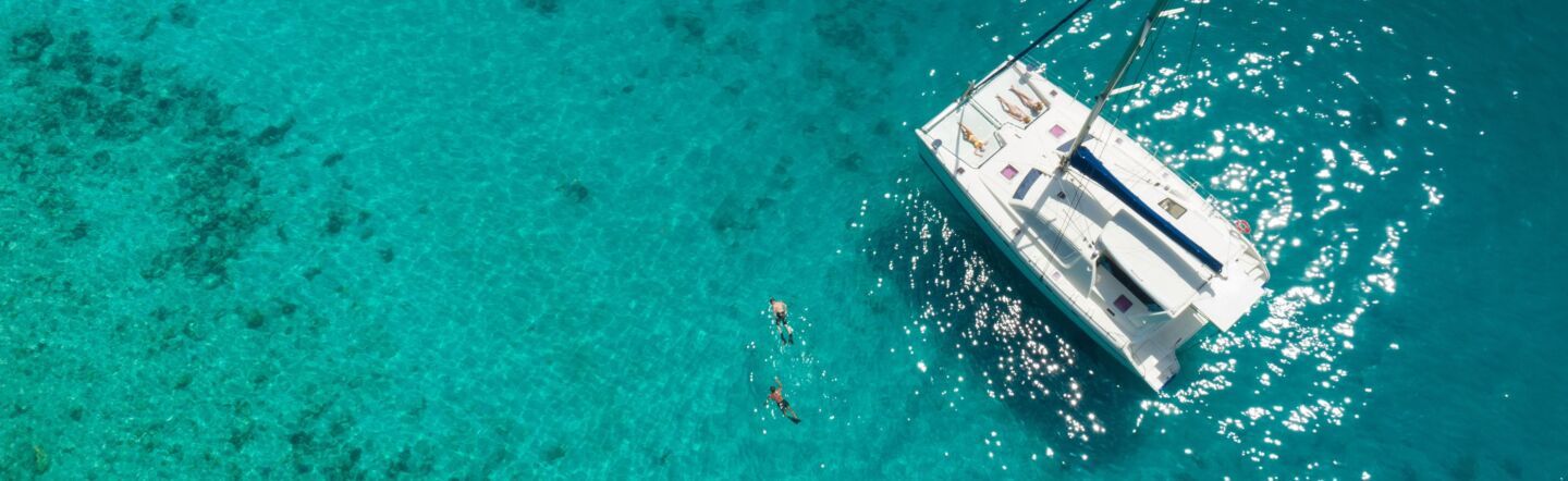 alquila un catamarán