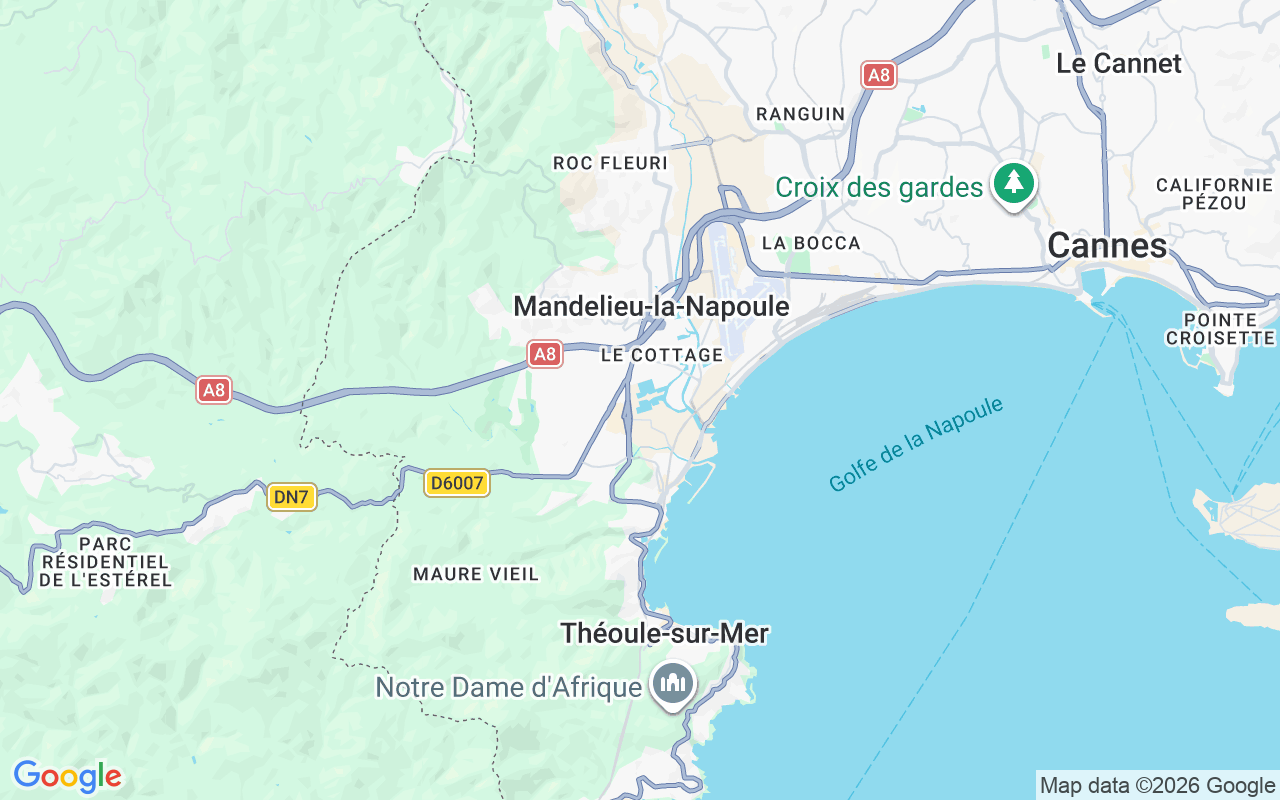 Łódź motorowa w lokalizacji: Port De Cannes Marina, 06210 Mandelieu-La-Napoule