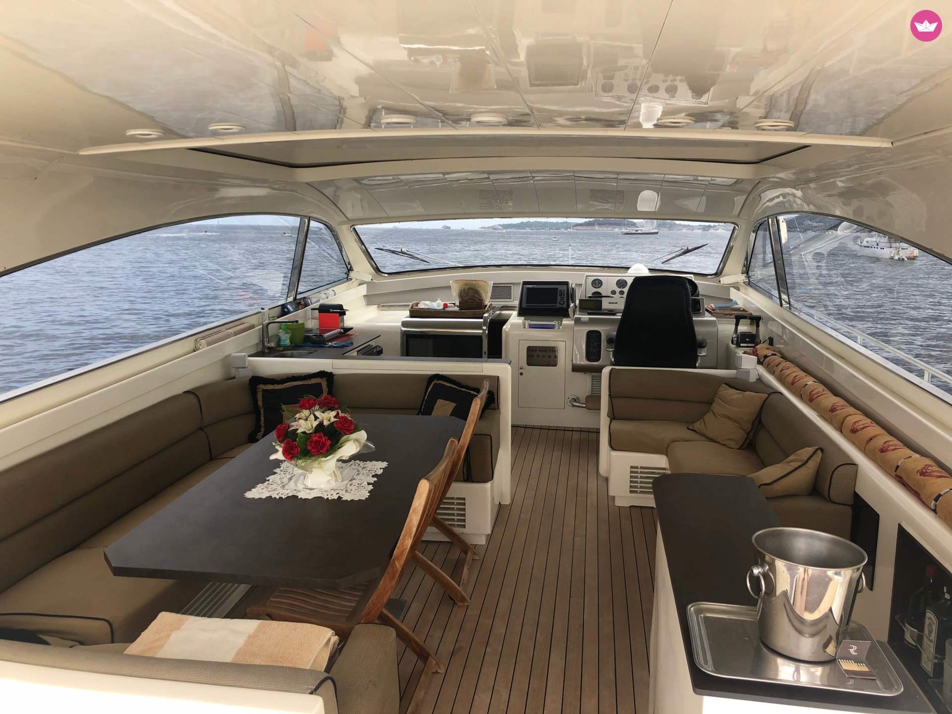 Charter Motorboat Leopard - Robertson & Caine 23 Hardtop Saint-Tropez