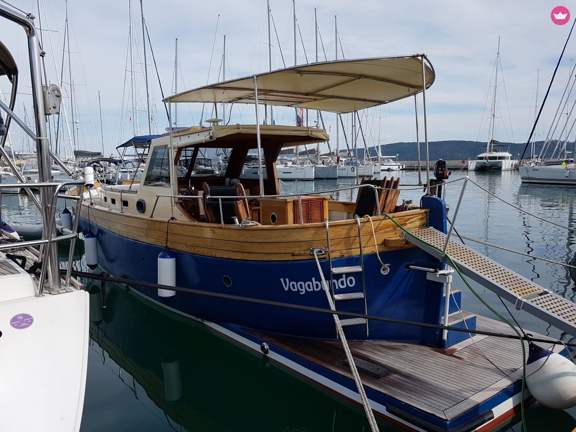 Charter motorboat in Split  