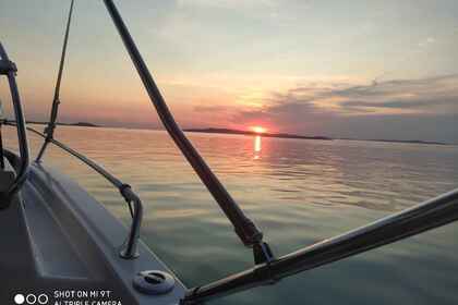 Skippered tours with Atlantic Marine Suncruiser 690