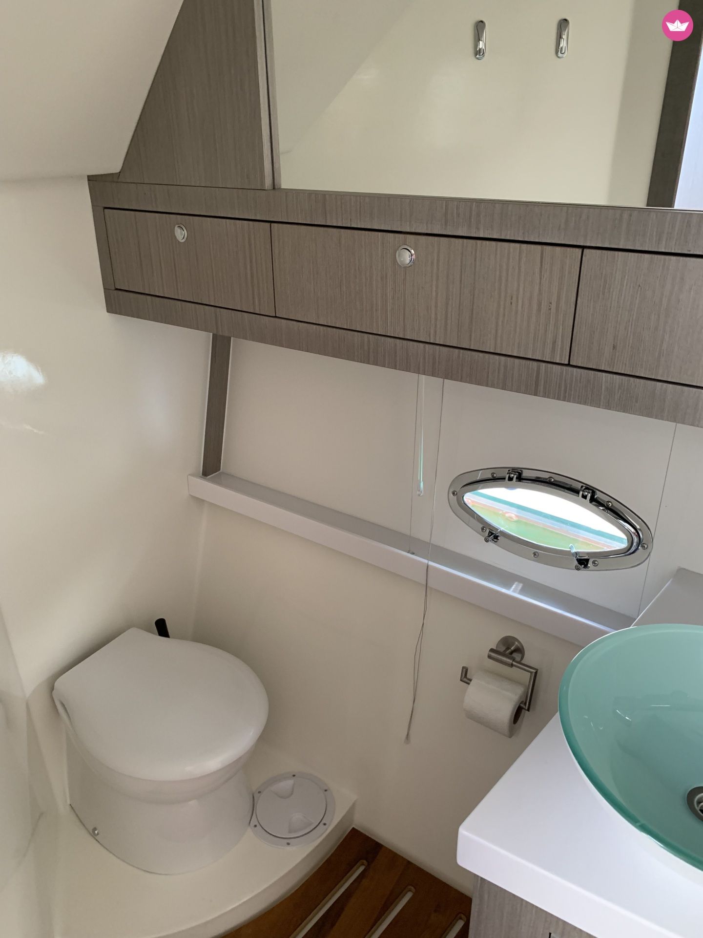 Bateau à moteur grginic jahte Mirakul 40 600cv 6