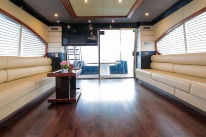 AMAZING 90FT YACHT IN DUBAI FOR RENT