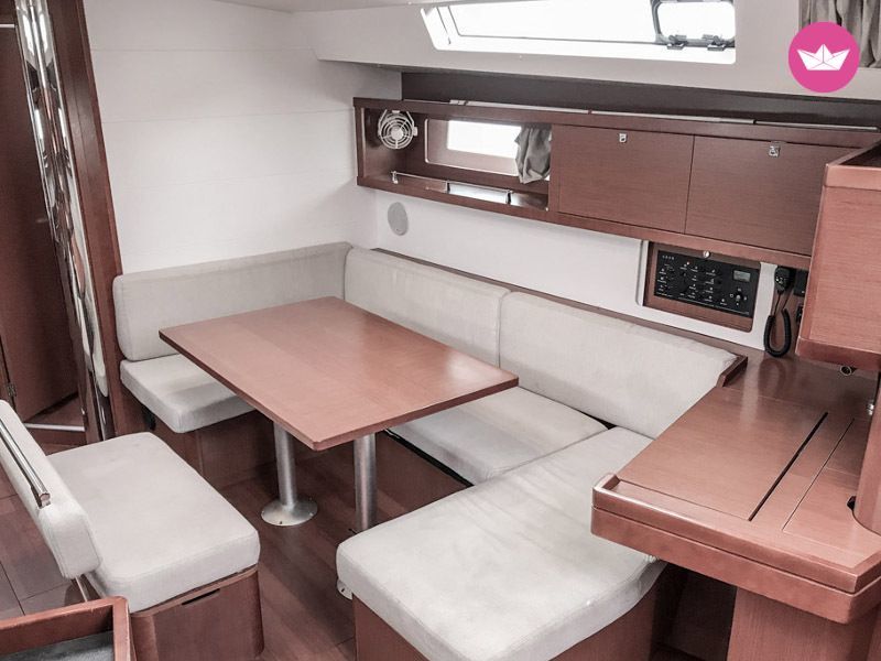 Beneteau Oceanis 45 (4 Cabs) in Kotor  