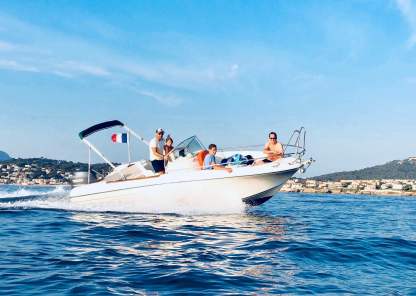 Charter Motorboat Jeanneau Cap Camarat Open 625 Six-Fours-les-Plages