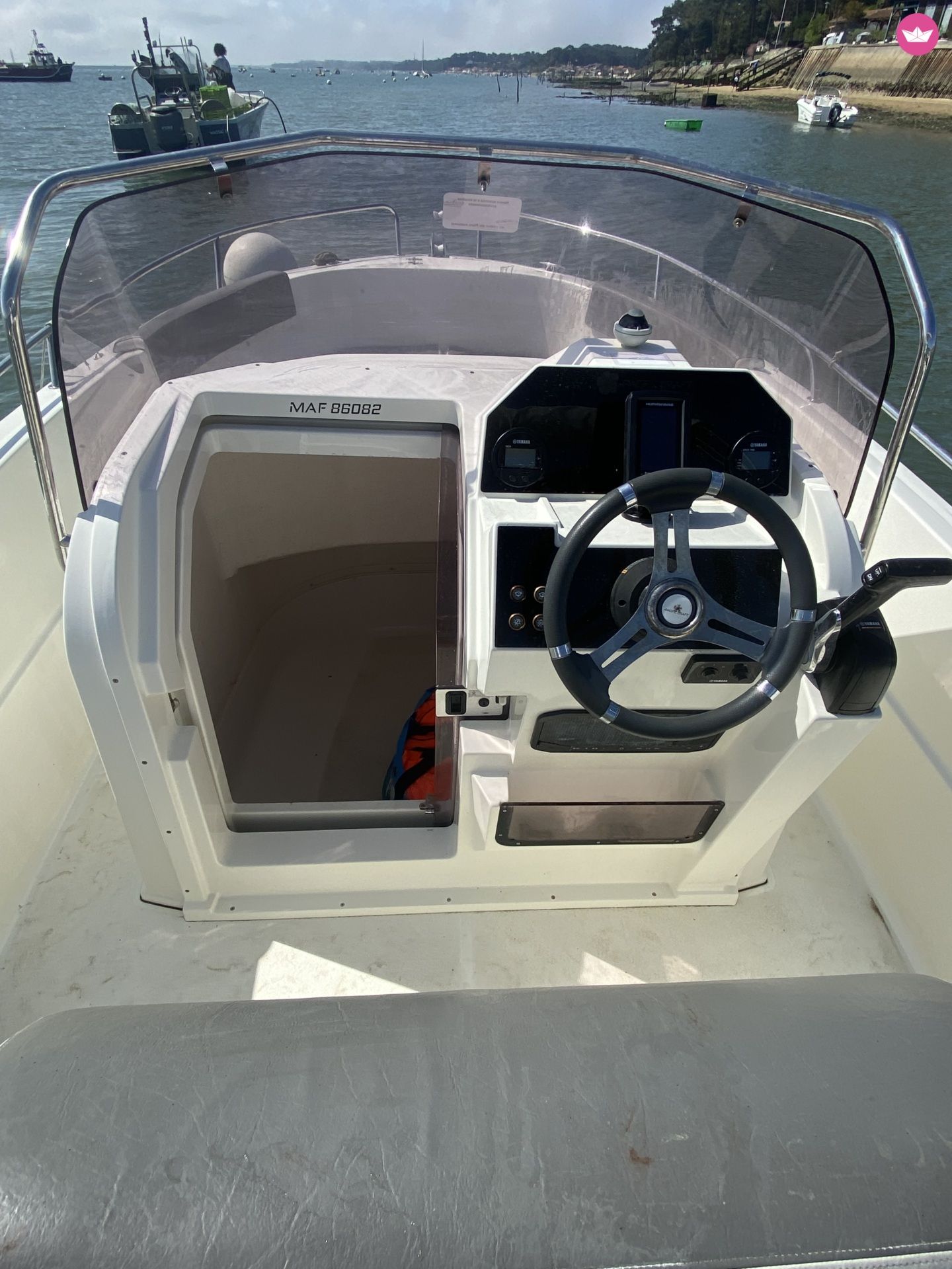 Bateau à moteur Pacific Craft 630 50cv 4