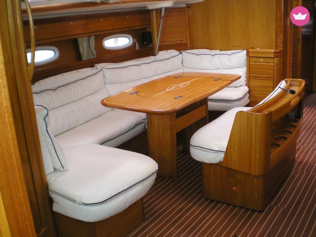 Charter sailboat in Athens  