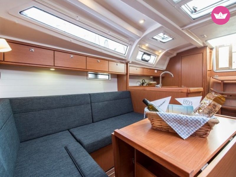 Sailboat Bavaria 37 Cruiser for hire