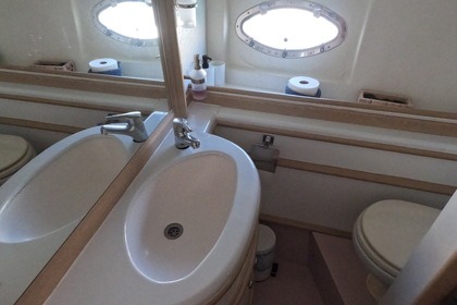 Ενοικίαση πολυτελούς γιοτ στη Marina El Portet Denia "Astondoa 45 Fly 960cv"