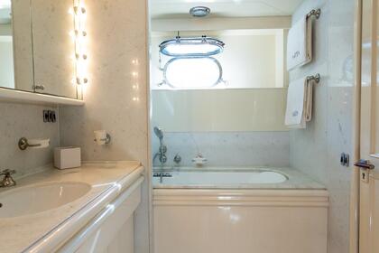 Charter Motor yacht Sunseeker Custom Split