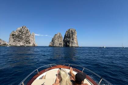 Hyra båt Motorbåt private tour Gozzo 8,50 Capri