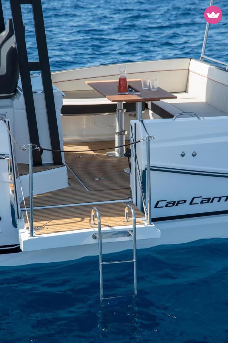 Bateau à moteur Jeanneau CAP CAMART 9.0WA S2 500cv 2
