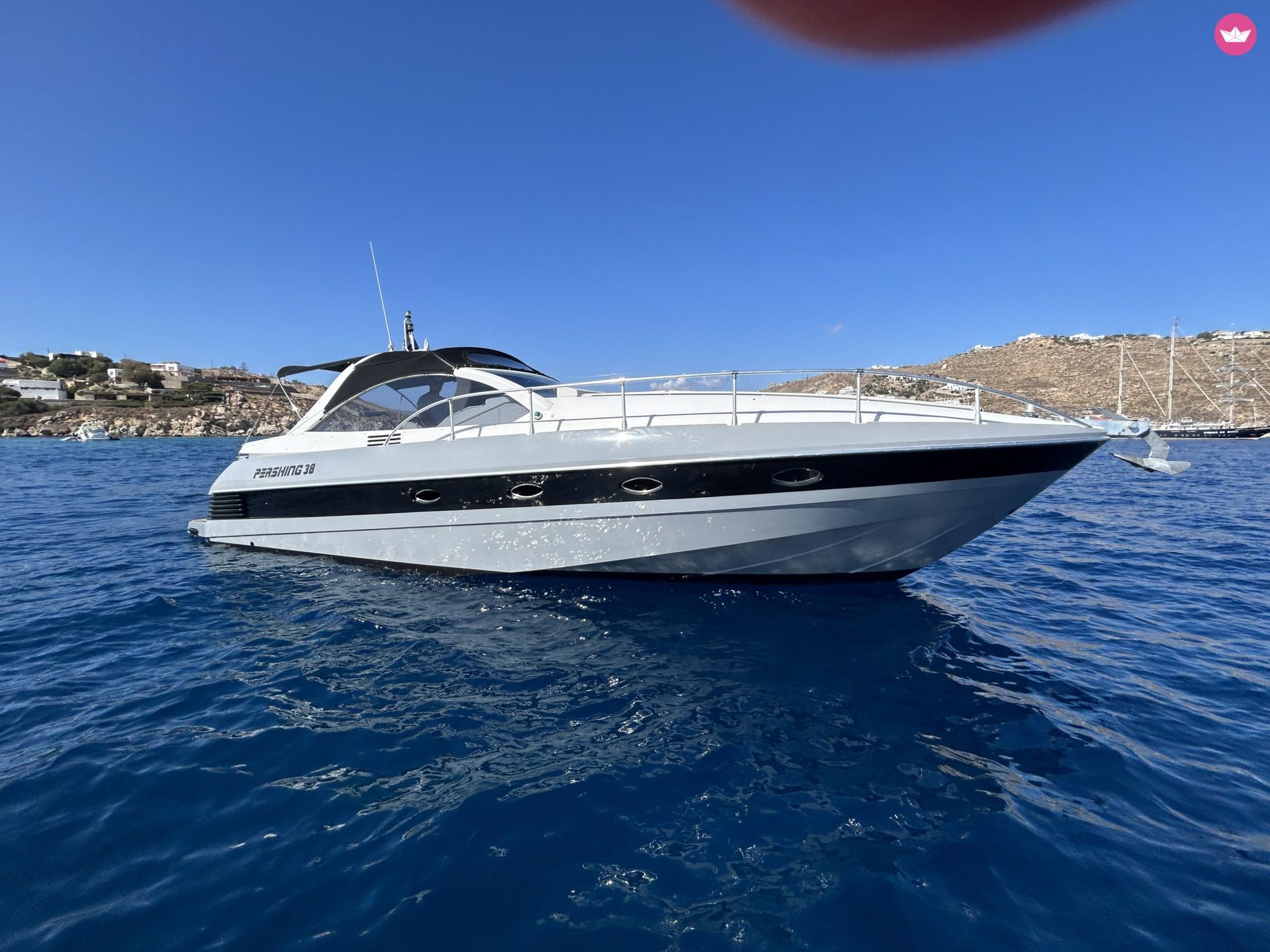 Pershing 38 2000 photo 3