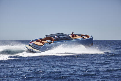 Charter Motorboat Vanquish VQ45 Open Golfo Aranci