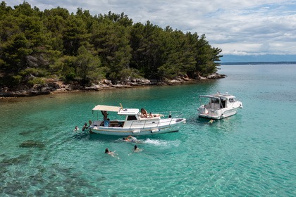 Charter Motorboat wooden Pasara - 25 (only half day tours) Zadar