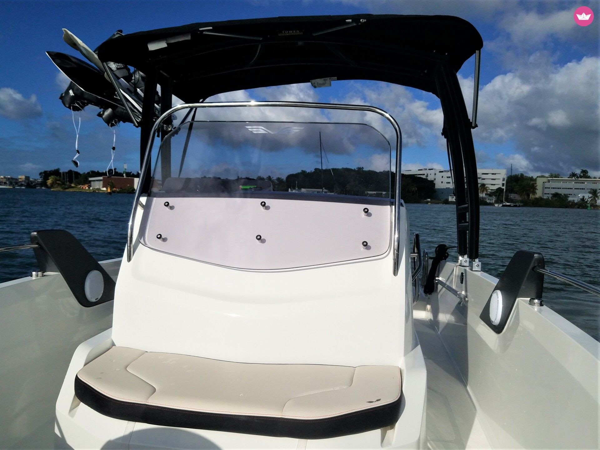 Bateau à moteur BENETEAU Flyer 6.6 Spacedeck 200cv 8
