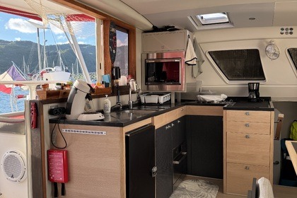 Catana 47 - Kite and Sailing fast !