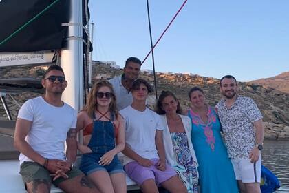 Luxury Catamaran Experience in Mykonos: Lagoon 400s2 (2016)