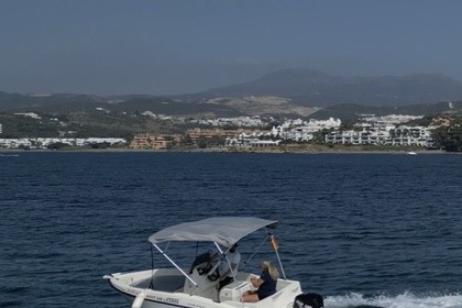 Hyr båt för 5 pers - MED LICENS 40hp