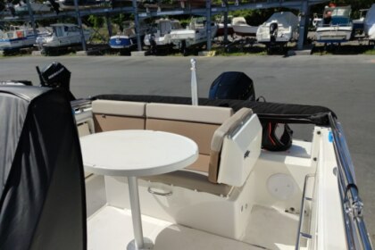 (Essence inclus) Quicksilver Activ 755 Open (Skipper non inclus)