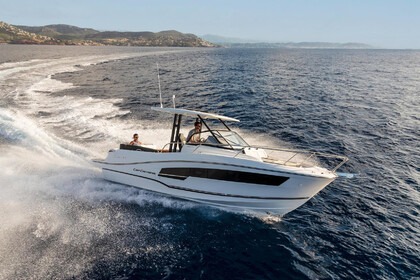 Rental Motorboat  Cap Camarat 9.0 WA Pula