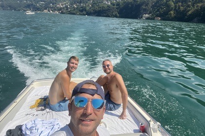 Como Lake Boat Ride with skipper