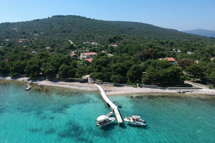 Charter Motorboat BENETEAU Flyer 7.7 Sundeck Trogir