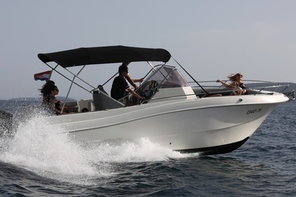 Charter Motorboat Atlantic Marine 750 Open Trogir
