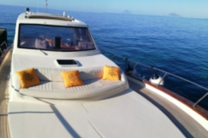 Noleggio Barca a motore Tecnonautica Jeranto 10 hard top Isole Eolie