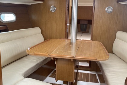 Sun Odyssey 32i in Combarro o Sanxenxo