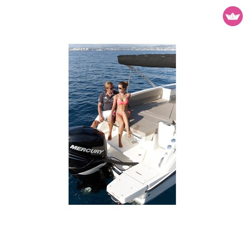 Bateau à moteur Quicksilver Activ 805 Sundeck 300cv 7
