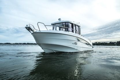 Charter Motorboat Beneteau Barracuda 21 Oakland
