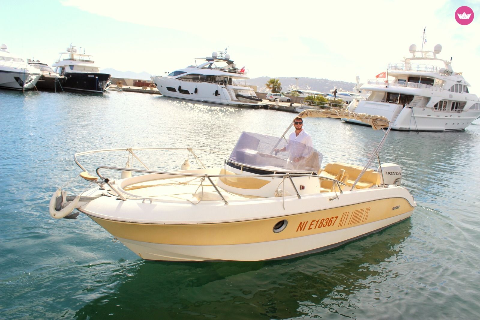 Location bateau à moteur à Antibes de particuliers et professionnels