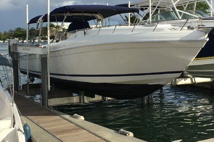 Hire Motorboat Forboat 37 forboat Pointe-a-Pitre