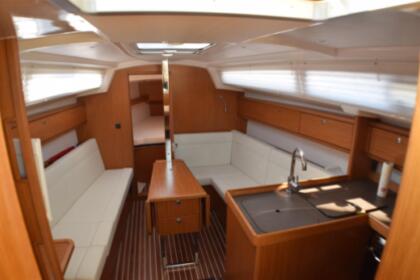 Hire Sailboat Bavaria 33 Cruiser Pornichet