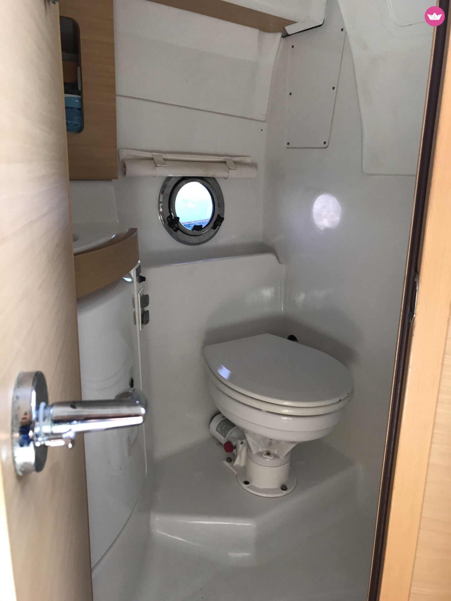 Charter Motorboat Beneteau Montecarlo 27 Ibiza