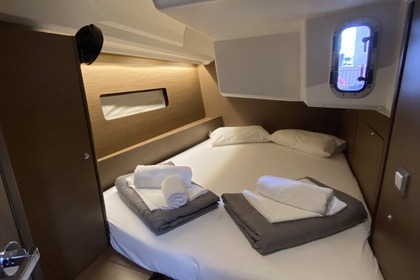 Miete Segelboot Beneteau OCEANIS 40.1 Alimos