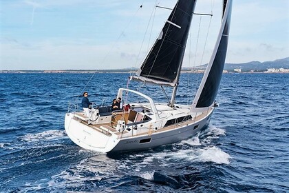 Rental Sailboat BENETEAU OCEANIS 41.1 Alimos