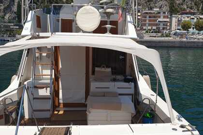 Hatteras 36 Convertible • Amalfi Coast