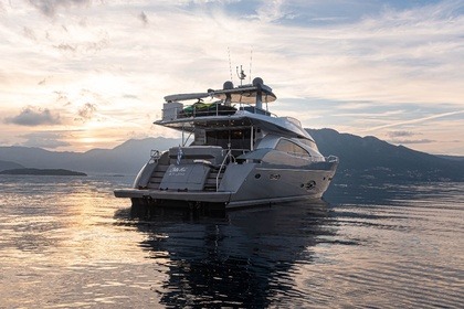 Alquiler Yate a motor Dixon Yacht Design Royal Denship 85 Léucade