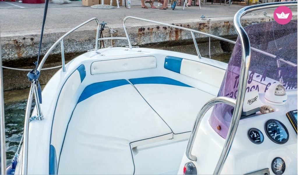 Charter motorboat in Vodice  