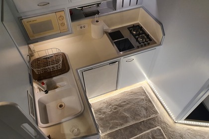 YACHT ZEN Fairline Squatron 50