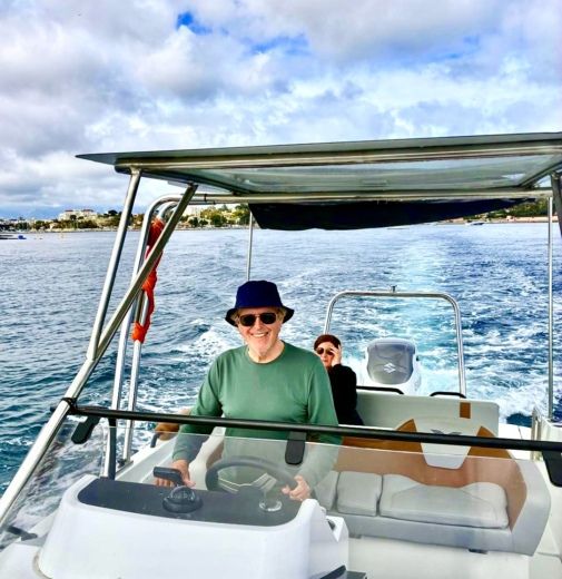 Antibes Motorboat Beneteau Flyer 8 sundeck V2 alt tag text