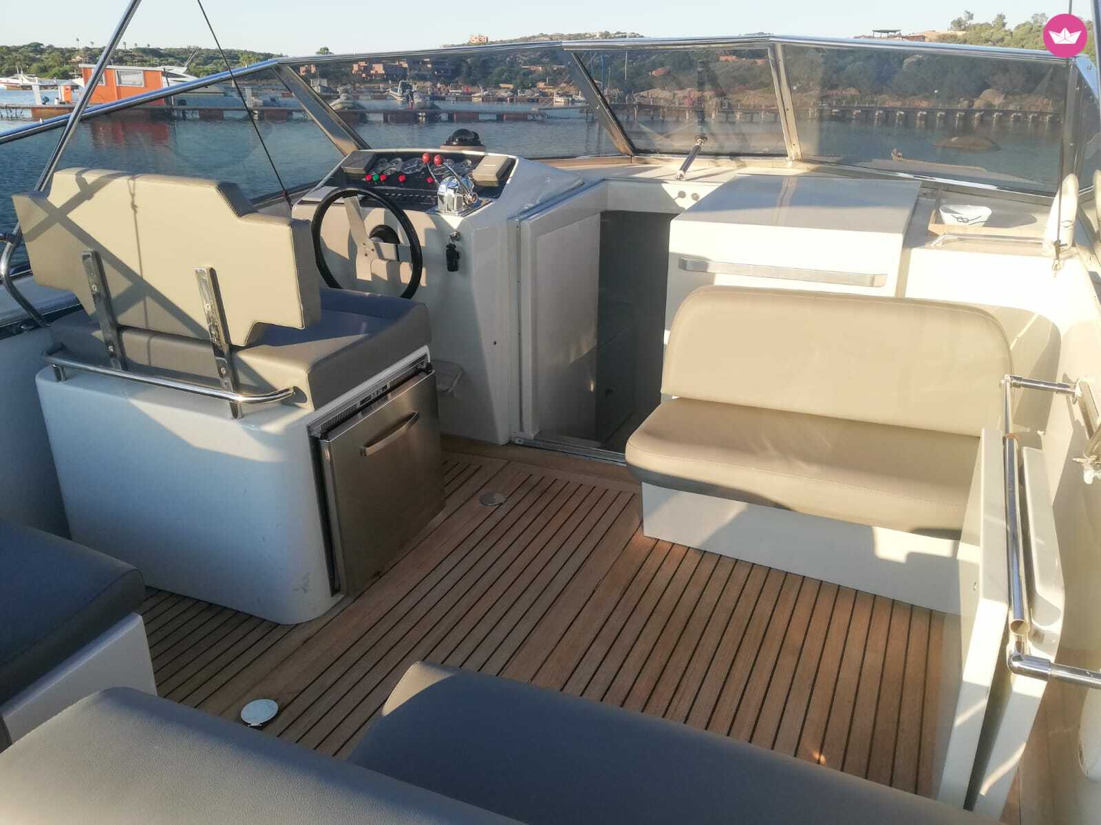 Bateau à moteur ITAMA 38 850cv 5