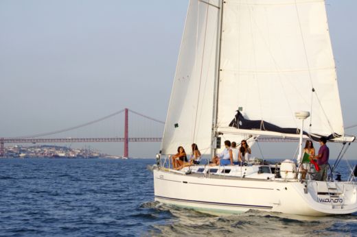 sailboat charter lisbon