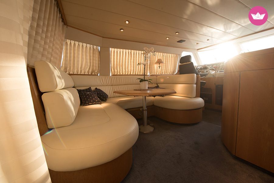 Charter motorboat in Athens  