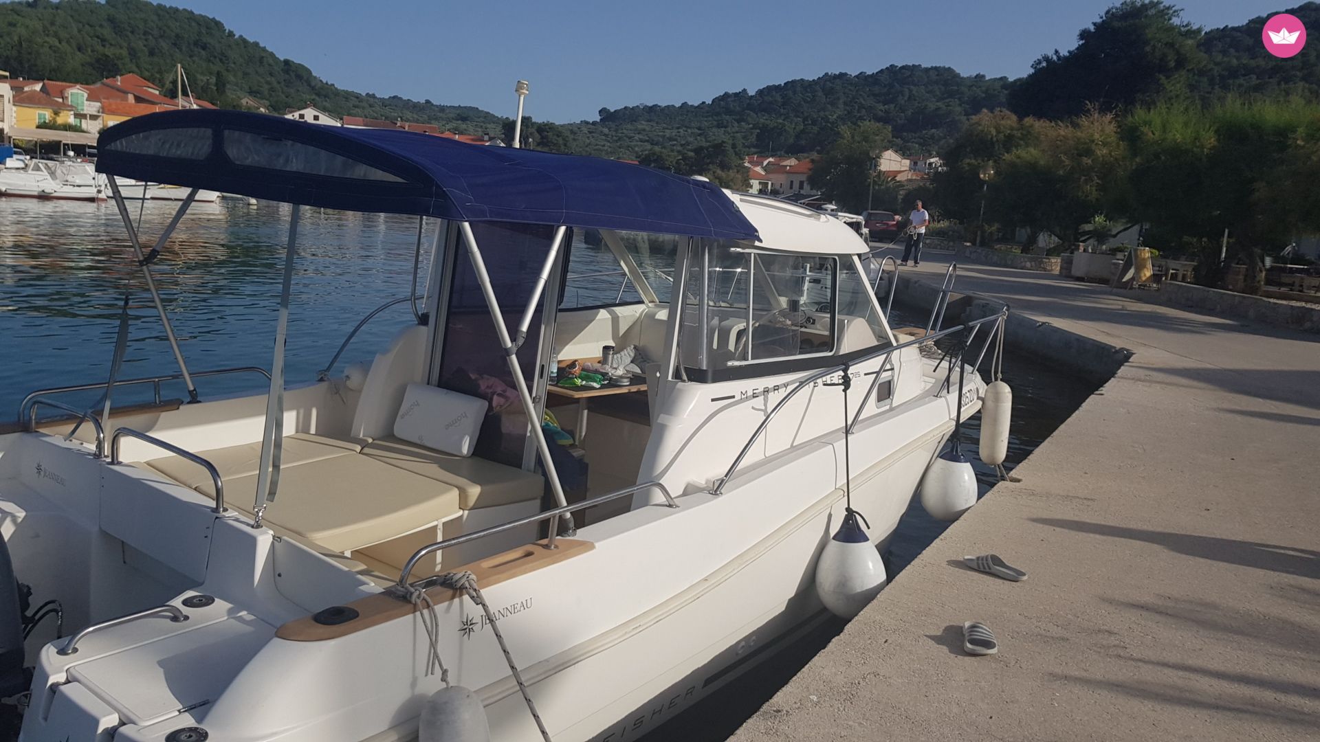Motorboat Jeanneau Merry Fisher 725  