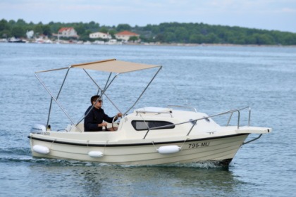 Charter Motorboat Ven Ven 501 Murter